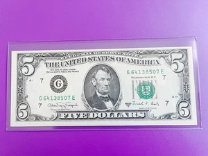 $5 1988 ((CHICAGO)) FEDERAL RESERVE NOTE CHOICE UNC BU NOTE - Picture 1 of 2