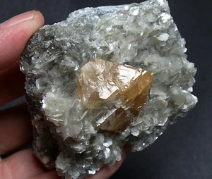 198 g Nuevo Encontrar Belleza Natural Raro Esqueelita y Mica Mineral Espécimen China - Imagen 1 de 11