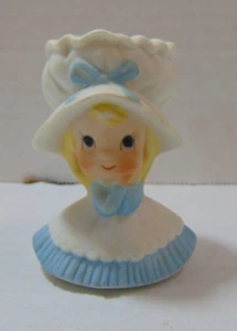 Tovagliolo piccolo cofano porcellana ragazza 131 - vaso bocciolo blu e bianco vestito vintage - Foto 1 di 8