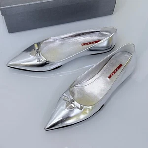 Zapatos PRADA Plateados Cuero Planos Metal Esmaltado Triángulo 3F5842 Talla 40 - Imagen 1 de 24