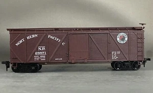 Walthers - Northern Pacific - Box auto in legno rivestito singolo 40' + Wgt # 28871 - Foto 1 di 6