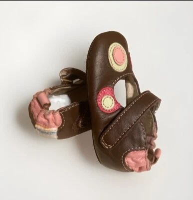 Robeez💖 Infantil Bebé Niñas Talla 2c Cuero Marrón Cuna ZAPATOS Nunca Usados Imperfectos Foto 1 de 4