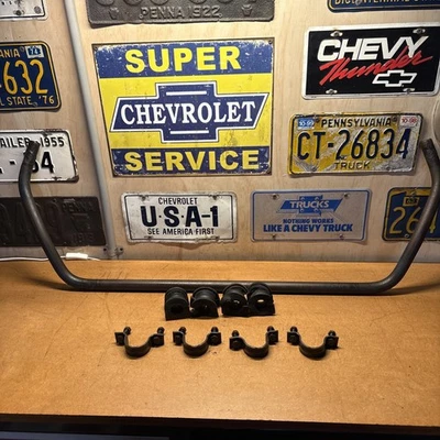 73-87 CHEVY GMC TRUCK FRONT SWAY BAR 2WD C10 C20 SUBURBAN BLAZER K5 73-91 OEM  - Image 1 of 4