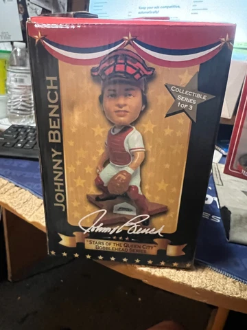 JOHNNY BENCH---CINCINNATI REDS -----2015------SGA--------BOBBLEHEAD Cover