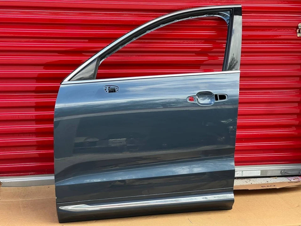 Volvo XC60 OEM Front Left Driver Side Door Foto 1 de 4