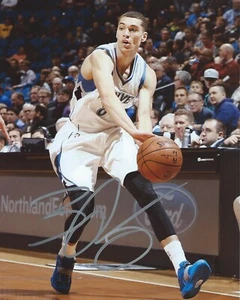 Zach LaVine Signed 8x10 Photo Minnesota Timberwolves Autographed COA C - Picture 1 of 1