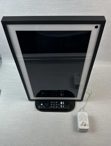 KONVOLUT Amazon Echo Show 15 Gen 1 Sanus neigbarer schwenkbarer Ständer & Sprachfernbedienung KOSTENLOSER Versand - Bild 1 von 6