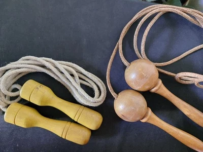 JOUETS ANCIENS  2 CORDES A SAUTER BE - Photo 1/4