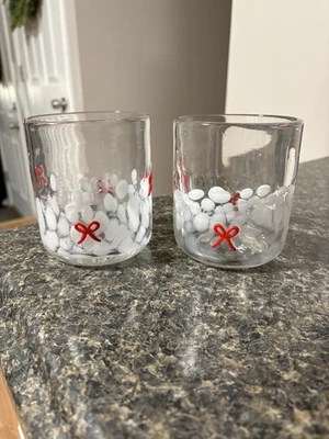 Viral TJ MAXX Anthropologie Dupe vasos ARCOS ROJOS  Foto 1 de 2