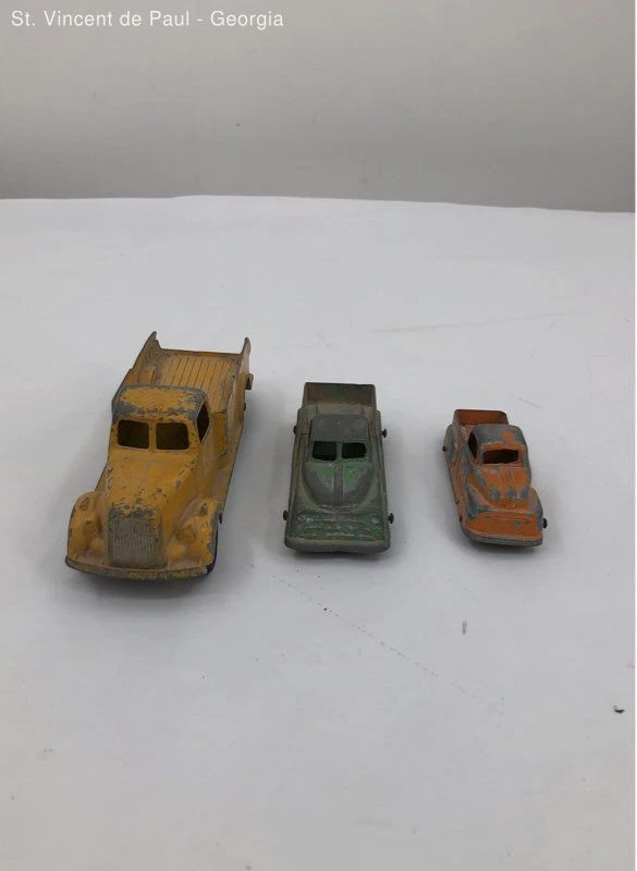 Vintage TOOTSIE TOY Lote de Caminhão Mack L-Line Dodge Pickup Ford F-1 Pickup Look Leia - Imagem 1 de 4
