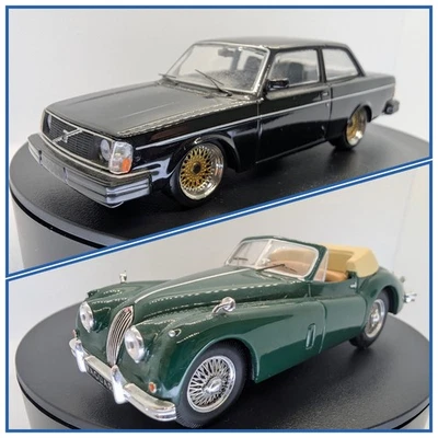 Autos IXO 1:43 Set / Volvo 200 Schwarz & Jaguar XK140 Grün / Die Cast Sammlung  - Bild 1 von 4
