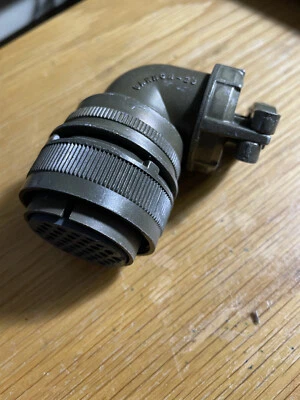 One circular female connector; MS3108A28-21S  37 pins with CANNON -28 back shell - Image 1 of 4