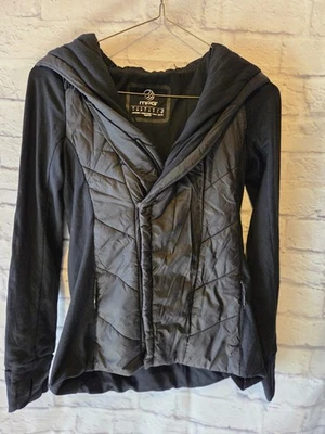 Chaqueta deportiva MPG SPORT Amabella manga tejida, negra, para mujer talla pequeña Foto 1 de 4
