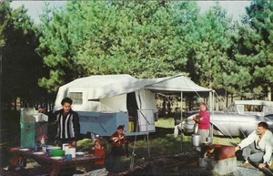 Vintage Illinois Advertising Postcard Chicago Montgomery Ward Hawthorne Camper - Picture 1 of 2