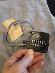 NEWCRAMER TYPE 117 ELAPSED TIME INDICATOR HOUR METER TO 1/10TH - Picture 1 of 3