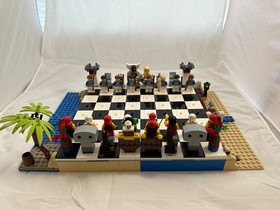 LEGO Pirates 40158 Chess Set, complete set with all pieces and instruction books
