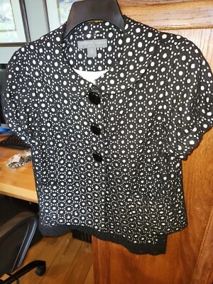 Falda y chaqueta de manga corta JOSEPHINE CHAUS 10P negra/blanca superpuesta  Foto 1 de 4