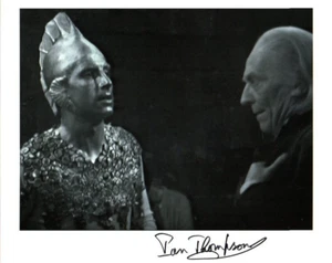 Doctor Who Autograph: IAN THOMPSON (The Chase) Signed Photo - Imagen 1 de 1