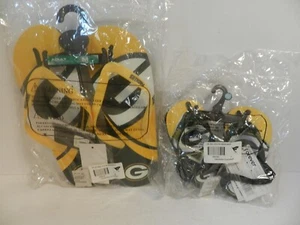 SET OF GREEN BAY PACKERS FOOTBALL FLIP FLOPS / SANDLES~MEDIUM / YOUTH~NEW W/TAGS - Picture 1 of 4