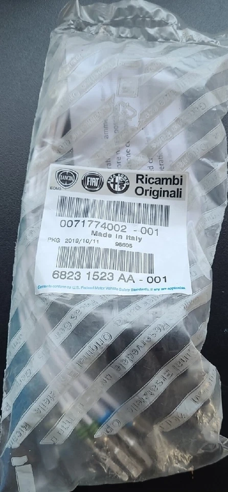 Conector eléctrico de faros genuino Mopar 2015-2021 Jeep Fiat Ram 68231523AA Foto 1 de 1