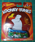 2014 Hot Wheels Pop Culture - Looney Tunes Foghorn Leghorn - Volkswagen Drag Bus