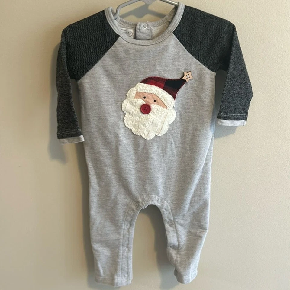 Conjunto de una pieza de Santa bordado Mud Pie. Talla 6-9 meses Foto 1 de 4