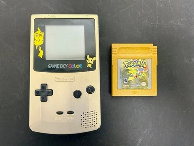 Nintendo Game Boy Color Pokémon Centro Dorado/Plata Foto 1 de 4