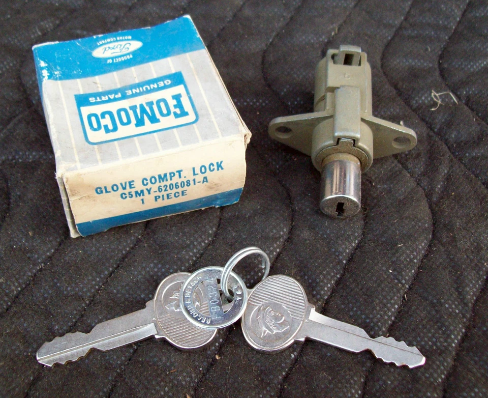 Nuevo de Lote Antiguo 1965 Guantera Cerradura y Llaves C5MY-6206081-A - 1966? Merodeador Monterey Foto 1 de 1