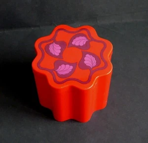 Flower Power Vintage Kunststoff Dose 70er Hippie Ära Vintage Dekorativ Rot - Bild 1 von 6
