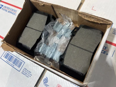 Pastilhas de freio dianteiras de cerâmica Mercedes Benz C320 2003-2004 ML430 2000-2001 ML55 AMG - Imagem 1 de 2