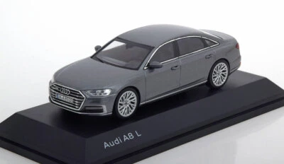 Audi A8 L Typ D4 Fase II 2017 Grigio Monsun Iscale 5011708131 1/43 Metallo - Immagine 1 di 3