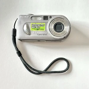 Sony Cybershot DSC-P10 5MP Smart Zoom Compact Camera Point & Shoot - Picture 1 of 4