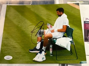 Foto autografiada firmada por Novak Djokovic 8x10 certificado de autenticidad JSA GOAT campeón de tenis de Wimbledon - Imagen 1 de 2