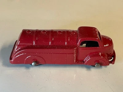 RECONDICIONADO TOOTSIETOYS DIECAST TOOTSIETOY #235 TANKER. - Imagem 1 de 4