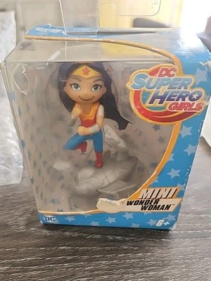 Figura Mattel DC Super Hero Girls 2016 Mini Wonder Woman nueva sellada nueva en caja Foto 1 de 4