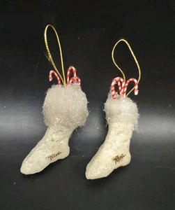 TEENA FLANNER Paar 3" Weihnachtsschmuck - weiße Strümpfe mit Zuckerstangen - Bild 1 von 3