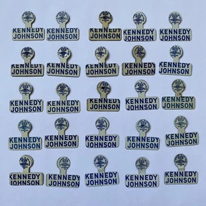 Veinticinco pestañas de litografía de metal de la campaña John Kennedy Johnson Kennedy 1960 Kennedy - Imagen 1 de 5