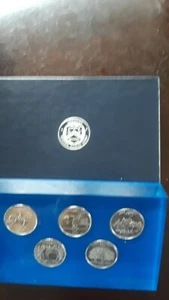 1999 AMERICA THE BEAUTIFUL QUARTERS 5 COIN SET BRIEFBESCHWERER - Bild 1 von 3