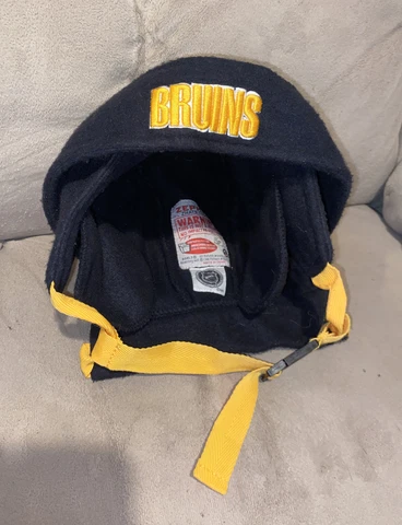 Boston Bruins Helmet Style Hat *Soft Winter Fleese * Zephyr Official NHL  *EX++ Cover
