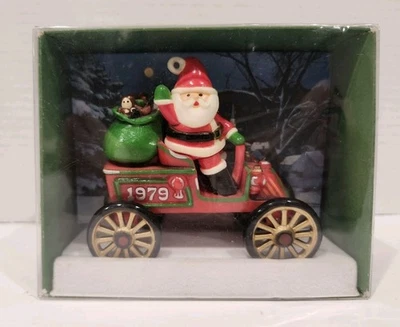 VTG 1979 Hallmark Here Comes Santa Santa's Motorcar Christmas Ornament Orig. Box - Image 1 of 4