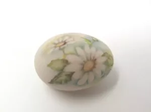 Huevo pintado a mano firmado porcelana Lydia 1974 mate decorativo flor de Pascua de colección - Imagen 1 de 6