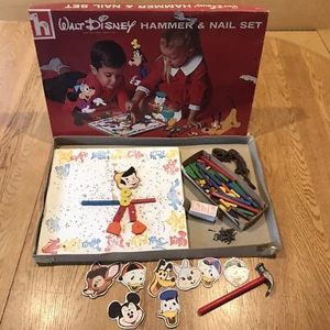Walt Disney 1964 set martello e chiodo vintage Holgate giocattoli USA anni 60 completo - Foto 1 di 12