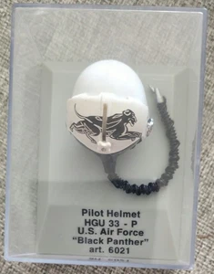 CDC ARMOUR U.S. Air Force "Black Panther" HGU 33-P 1:8 Pilot Helmet Display - Picture 1 of 5