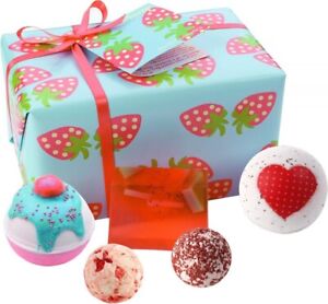 New BOMB COSMETICS Strawberry Patch HANDMADE Gift Box Lush Set