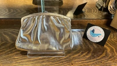 Vintage 1970s Gold Tone Handbag Snap Closure (see Image) With Chain Strap - Image 1 of 4