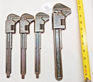 Auto Schraubenschlüssel, 4 Stück Oldtimer Auto Monkey Schraubenschlüssel, 3 mit Ölablassverschraubungen - Bild 1 von 4