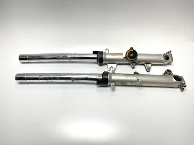 Par de garfos dianteiros Honda St1300PA 2015 danificados ST 1300 PA apenas peças - Imagem 1 de 4