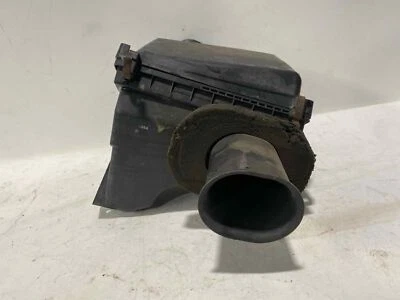 Used Air Cleaner Assembly fits: 2004 Nissan Titan  Grade C - Image 1 of 4