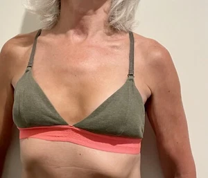 Lululemon Flow Y Sports Bra Olive Green/pink, AboutSize 4, Adj. Straps, Pad Free - Picture 1 of 13