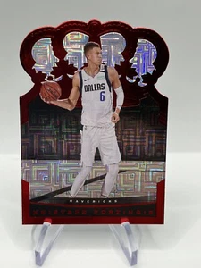 Crown Royale Kristaps Porzingis 2020-21 pequeño rojo paralelo #60 - Imagen 1 de 3